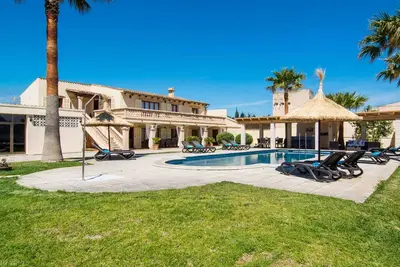 Image de Amazing home in Alcudia with private swimming pool, can be inside or outside