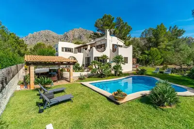 Image de Maison confortable à Betlem avec piscine privée, utilisable à l'intérieur.