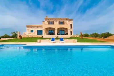 Image de Luxueuse maison à Calonge avec piscine privée, utilisable à l'intérieur ou.