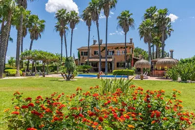 Image de Maison confortable à Inca avec piscine privée, utilisable à l'intérieur ou.