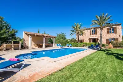 Image de Belle maison à Portocolom avec piscine privée, utilisable à l'intérieur ou.