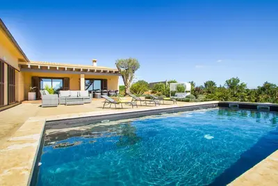 Image de Maison confortable à Campos avec piscine privée, utilisable à l'intérieur.