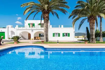 Image de Superbe maison à Buger avec piscine privée, utilisable à l'intérieur comme.