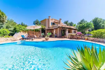 Image de Maison confortable à Betlem avec piscine privée, utilisable à l'intérieur.