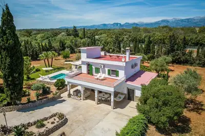 Image de Belle maison à Llubi avec piscine privée, utilisable à l'intérieur ou à.