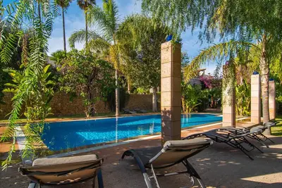 Image de Belle maison à Inca avec piscine privée, utilisable à l'intérieur ou à.