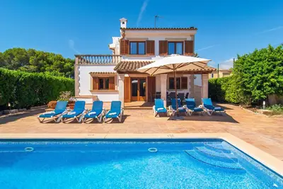 Image de Gorgeous home in Sa Rapita with private swimming pool, can be inside or outside