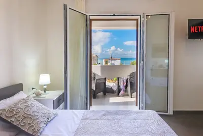 Image de close to the Beach • Private indoor parking 🏖️ 🌊