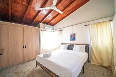 Image de 2bd condo steps from main supermarket