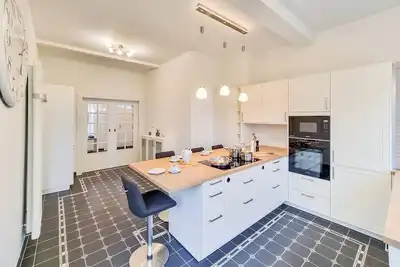 Image de Beautifully renovated manor house with large terrace, sleeps up to 10 people
