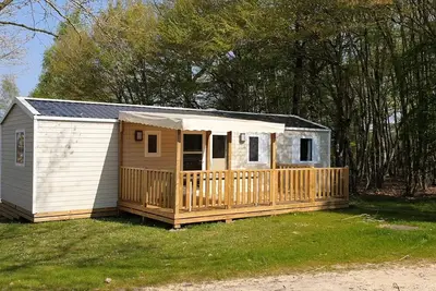 Image de Les Pins - Mobil-home Xxl2 - 40 m² - 4 chambres - 2 salles de bain - 2 Wc 10 personnes