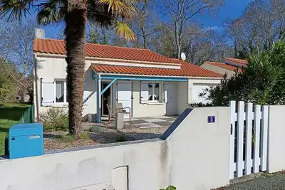 Image de Maison conviviale près plage et forêt, parking
