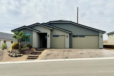 Image de Desert Whisper Retreat | 3br · Pet Friendly + $510 in complimentary daily activities