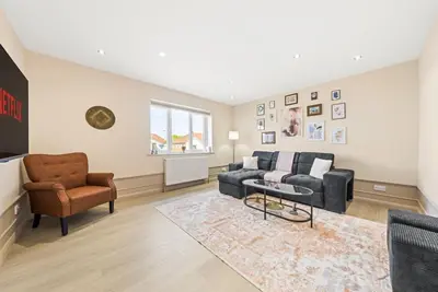 Image de Bright & Modern 3-Bed | Next To Glasgow Airport