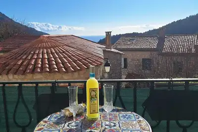 Image de Appartement vue mer et montagnes fête des citrons