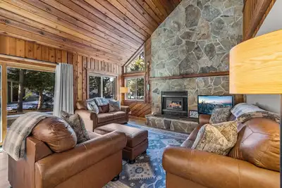 Image de Custom Beauty with Hot Tub, Two Living Areas, Two Primary Suites