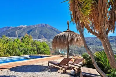 Image de Maison de campagne 'La Perla Andaluza' avec vue sur la montagne, Wi-Fi et climatisation