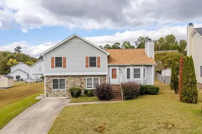 Image de Great 4br Home Near Emerald Pointe & Downtown