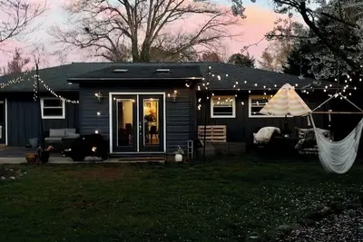 Charming Charlottesville Cottage