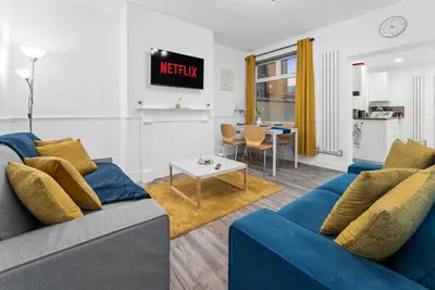 Image de Convenient Serviced Accommodation Near Crewe Landmarks & Routes