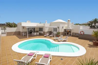 Villa Olivina 1 by Villa Plus