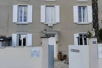 Image de Appartement « Gîte Le Chant Des Oiseaux » avec piscine partagée, Wi-Fi et climatisation