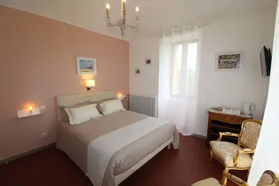 Image de Chambre d’hôtes « Chambre Elea » avec piscine partagée, Wi-Fi et climatisation