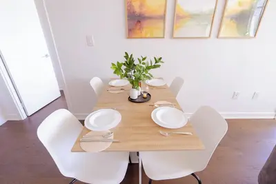 Image de Spacious Parkview 2b&2Bath + Free Parking