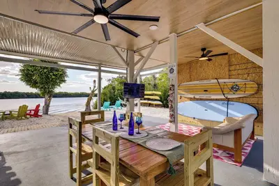 Image de Private Beach: 'Hidden Shack By the Bay' in Ruskin