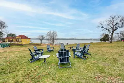 Image de Group Friendly! Waterfront Grand Lake Home w/ Dock