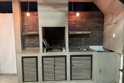 Image de Family Home 8 min. from Consulate, 10 min. from Bridges and 1 min. from Anam