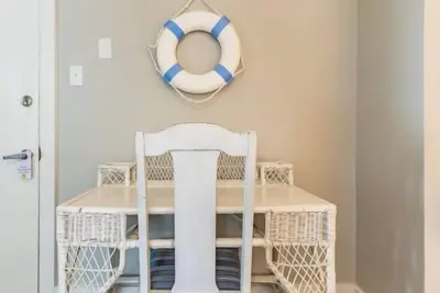 Image de Lakefront room perfect for a couple or family