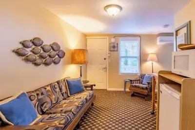 Image de Cottage E - Handicap accessible entrance ramp. 2 bedrooms