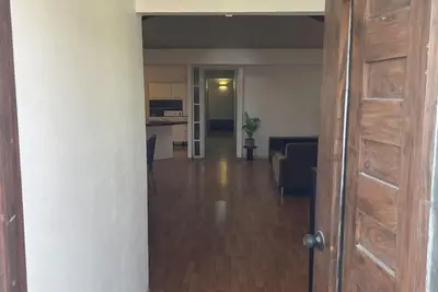 Image de Spacious house, quiet, 1 km from beach, 10 minutes from downtown, pets welcome.