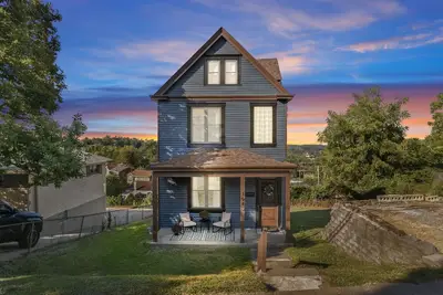 Chic City Retreat w Views • Fully Renovated • Chef’s Kitchen • GreenTree Exit