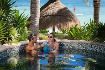 Image de Luxe Ocean-View 1-Bedroom ~ Private Balcony ~ Tranquil Area