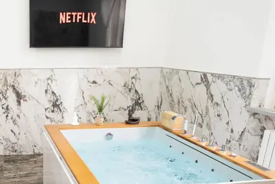 Image de Romantic villa with hot tub 5km from Pisa