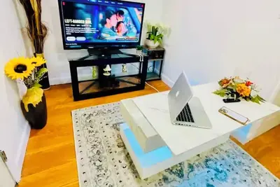 Image de 2-bedroom apartment in delightful  4 minutes away from Babylon village