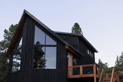 Image de The Black Copper Cabin. Escape to a luxury mountain retreat.