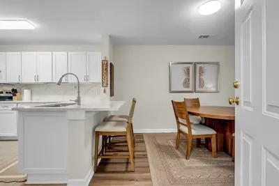 Image de Beautiful Vip  2/2. 5 Townhome in the heart of Bluffton. Walk or bike to Town.