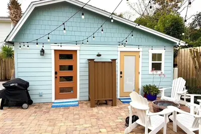 Image de Canary Palm Cottage: Tropical Comfort & Peaceful Living in Jacksonville