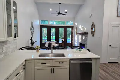 Image de Modern Home on the Golf Course, Lake Conroe