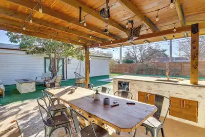 1 Mi to Texas Tech: Group Getaway w/ Pool & Sauna!