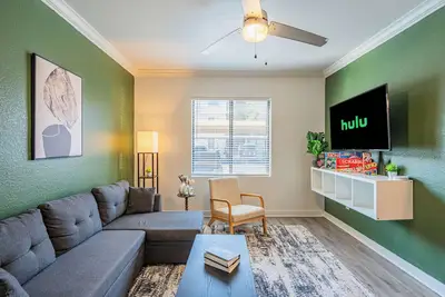 Image de Near Airport-Diablo Stadium-Pool-Spa-Gym-Parking