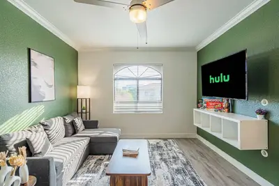 Image de Near Diablo Stadium & Dt Tempe - GymPoolWDPrking