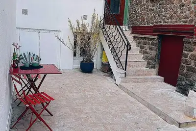 Image de T2 meublé 30 m² avec cour privative – Maison en pierre meulière – Ivry-sur-Seine