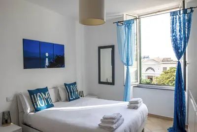 Image de Principe Square Station - Room rentals within walking distance of train and cruises