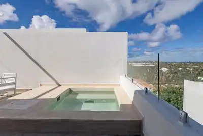 Gardenia C65_Private Rooftop w/Plunge Pool