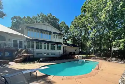 Villa Par, where comfort meets Golf Course bliss.