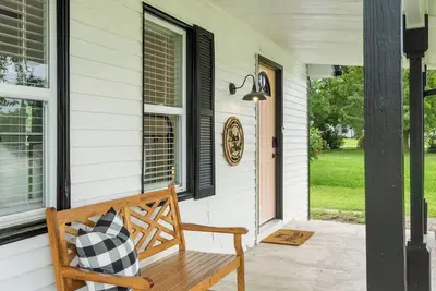 Image de Best Location in Owasso! -Walk to Dining/Shopping-Redbud District